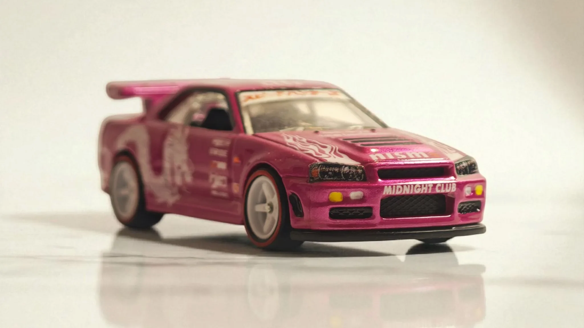 Nissan Skyline GT-R R34 - White Dragon — 2