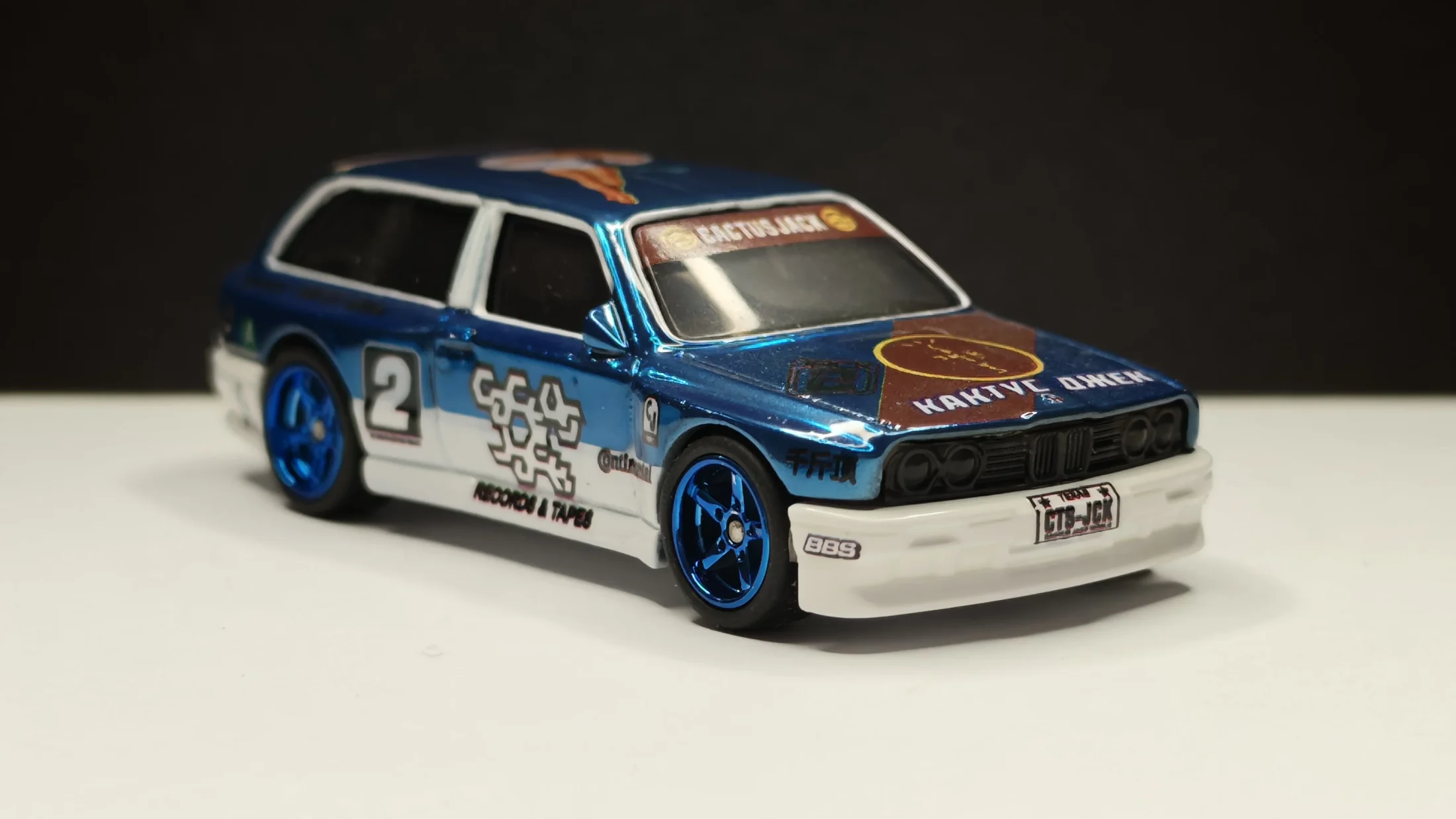 BMW E30 Touring - Cactus Pulse - Midnight Static - Urban Noise — 3