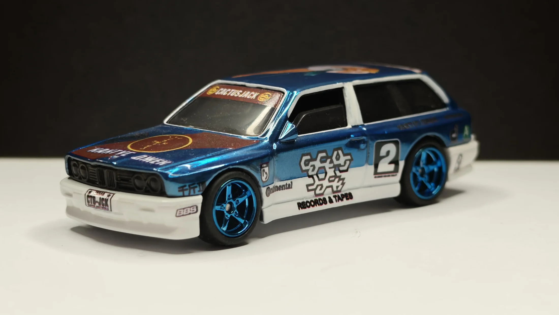 BMW E30 Touring - Cactus Pulse - Midnight Static - Urban Noise — 5