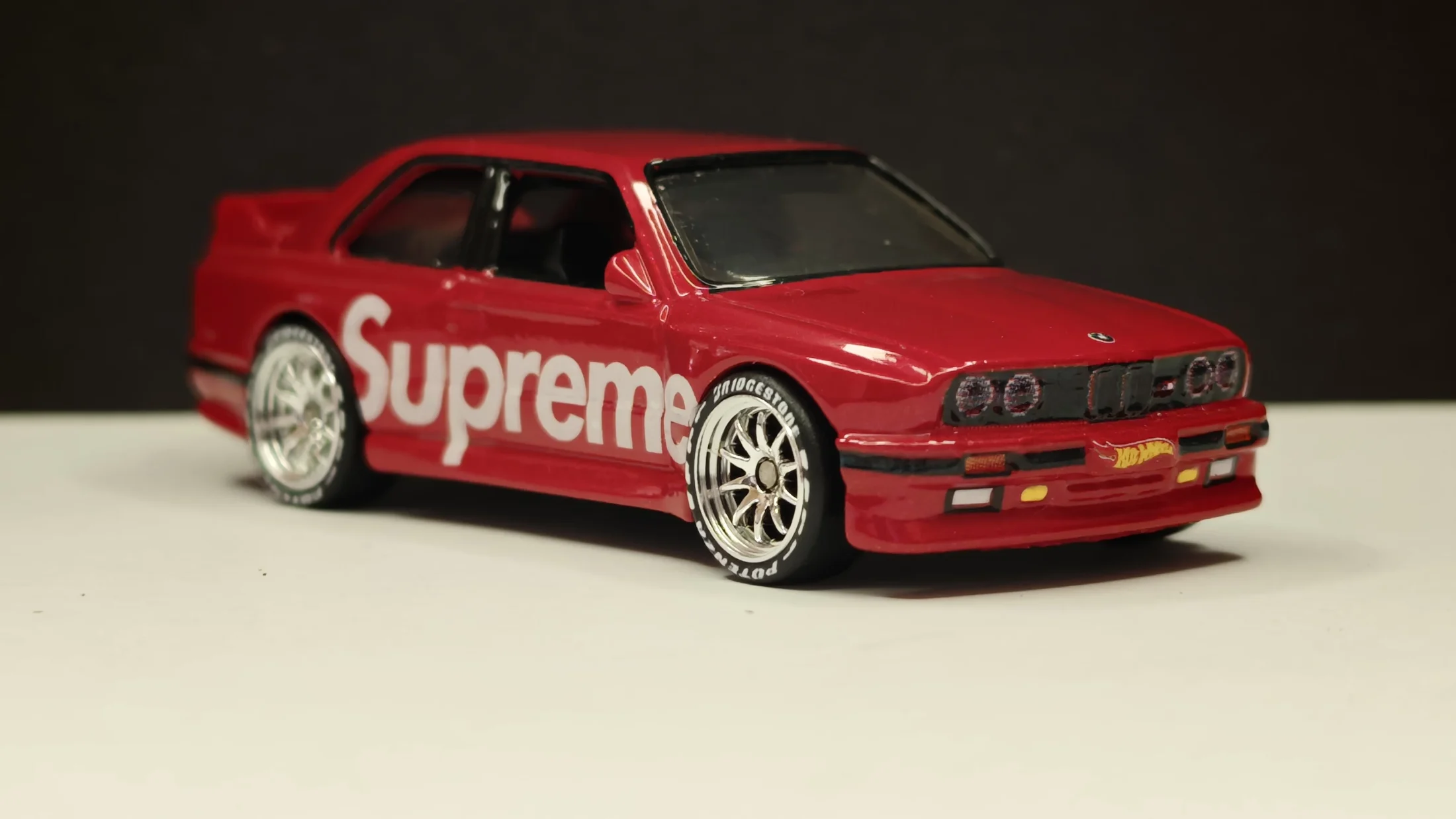 BMW M3 E30 – Crimson Hype - Street Culture – Supreme Attitude — 3
