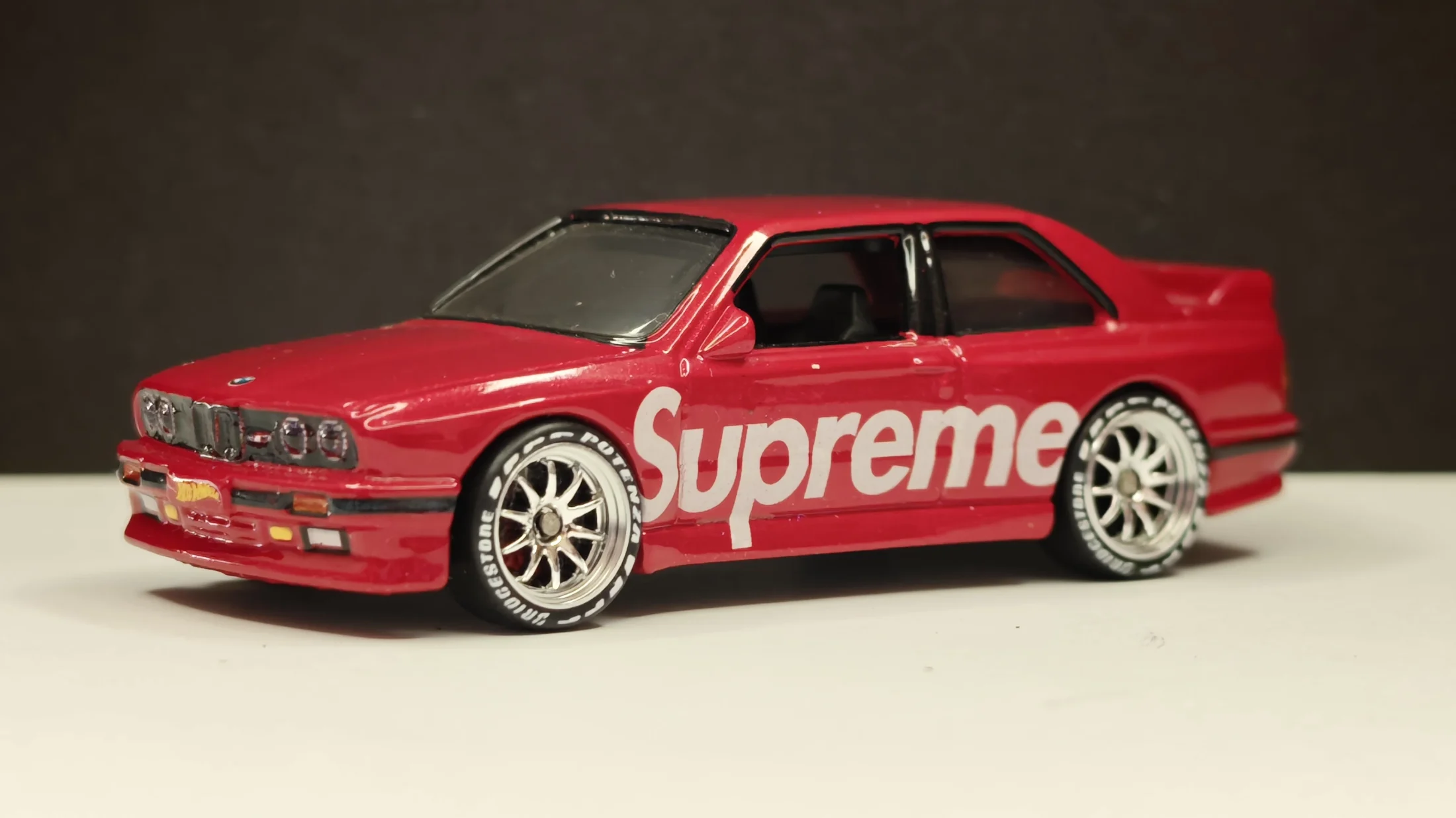 BMW M3 E30 – Crimson Hype - Street Culture – Supreme Attitude — 5