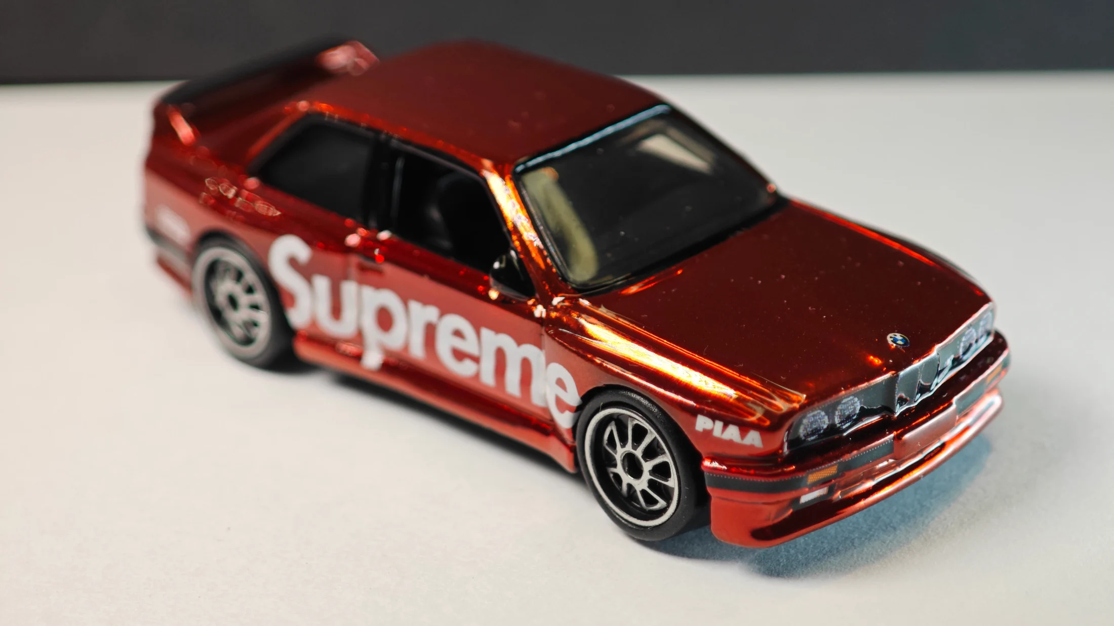 BMW M3 E30 - Supreme - Red Authority - Supreme Chrome — 8